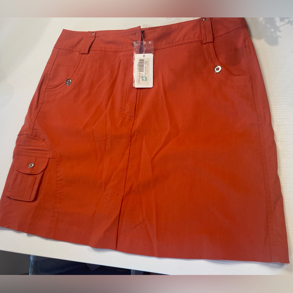 NWT: Jamie Sadock Golf Skort Size 12 in Pumpkin Color with Cute Button Details